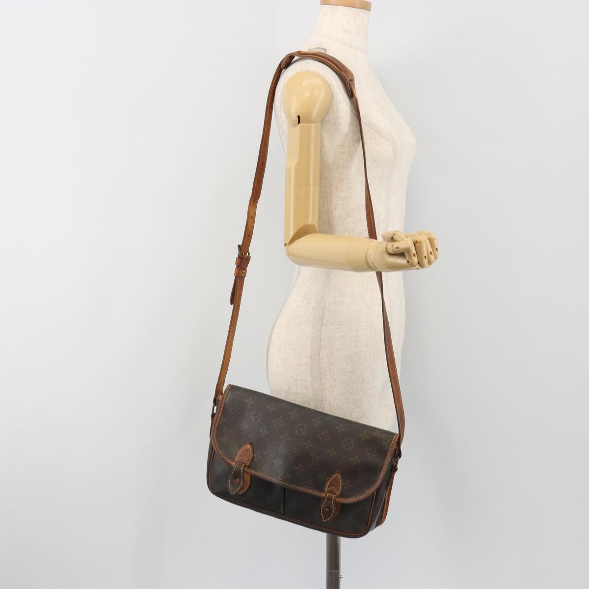 LOUIS VUITTON Monogram Gibeciere MM Shoulder Bag M42247 LV Auth 197052