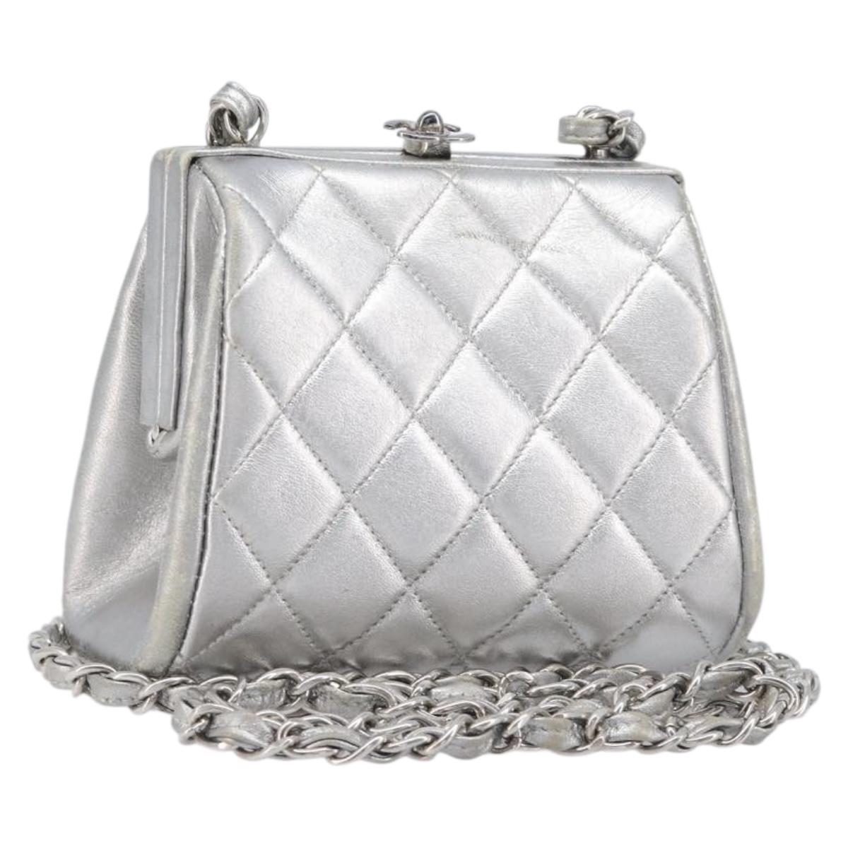 CHANEL Chain Shoulder Pouch Matelasse Leather Silver CC Auth 197202A