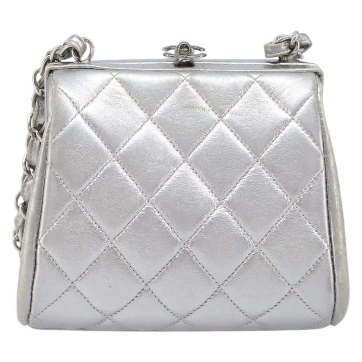 CHANEL Chain Shoulder Pouch Matelasse Leather Silver CC Auth 197202A