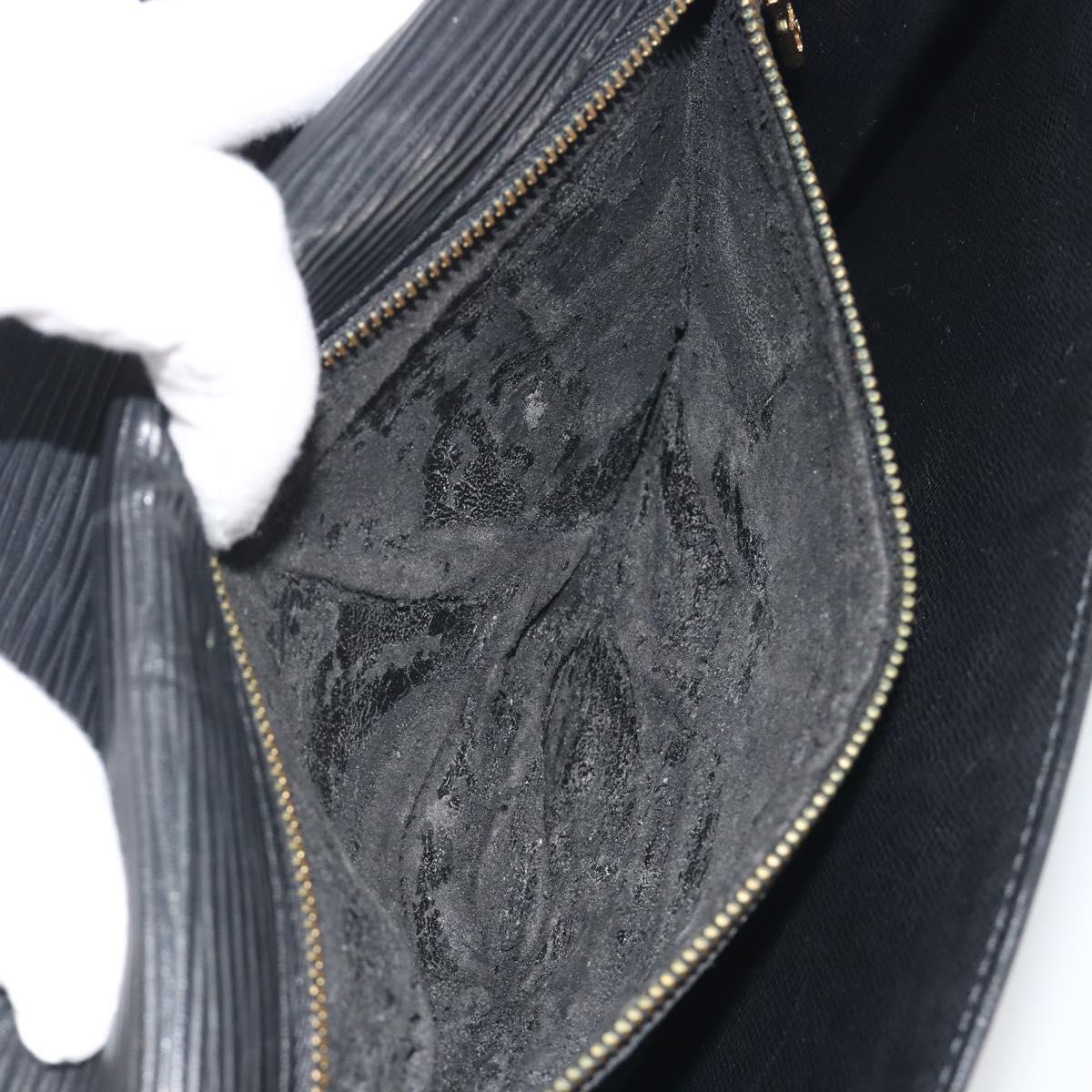 LOUIS VUITTON Epi Serie Dragonne Clutch Bag Black Noir M52612 LV Auth 197453