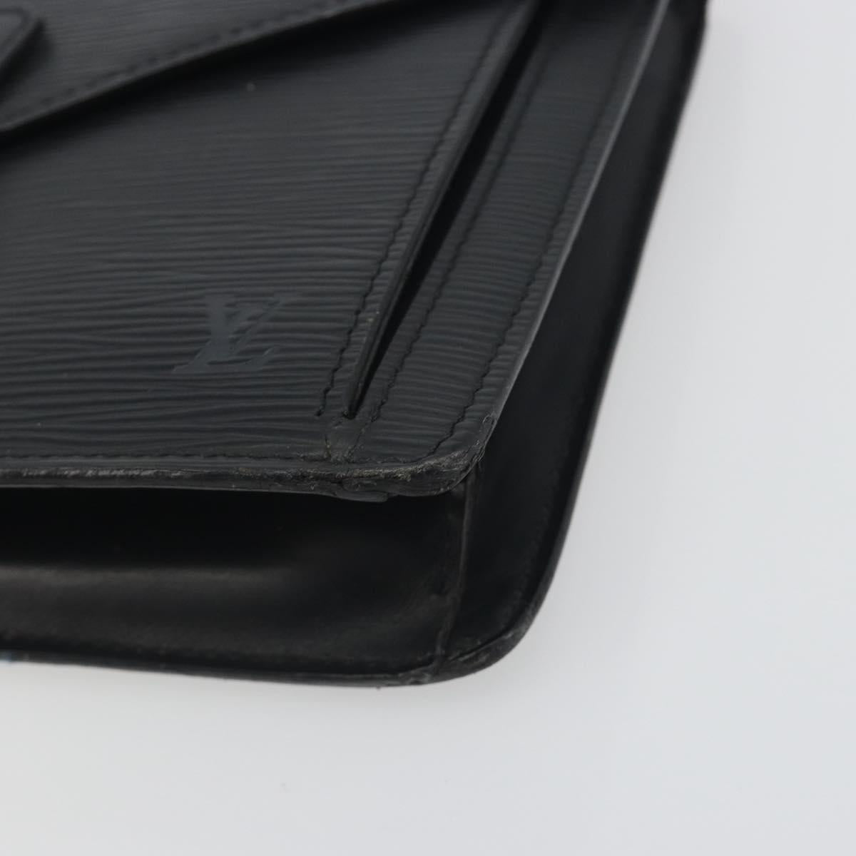 LOUIS VUITTON Epi Serie Dragonne Clutch Bag Black Noir M52612 LV Auth 197453