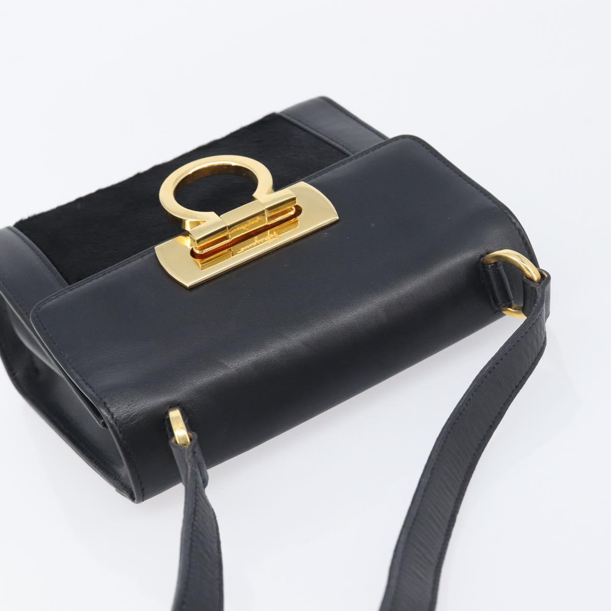 Salvatore Ferragamo Gancini Shoulder Bag Harako leather Black Gold Auth 197468A