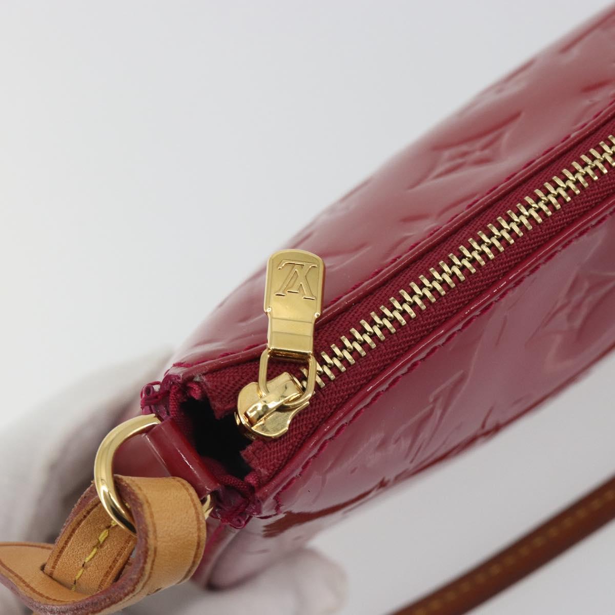 LOUIS VUITTON Vernis Pochette Accessoires Rose Andian M91574 Auth 197577A