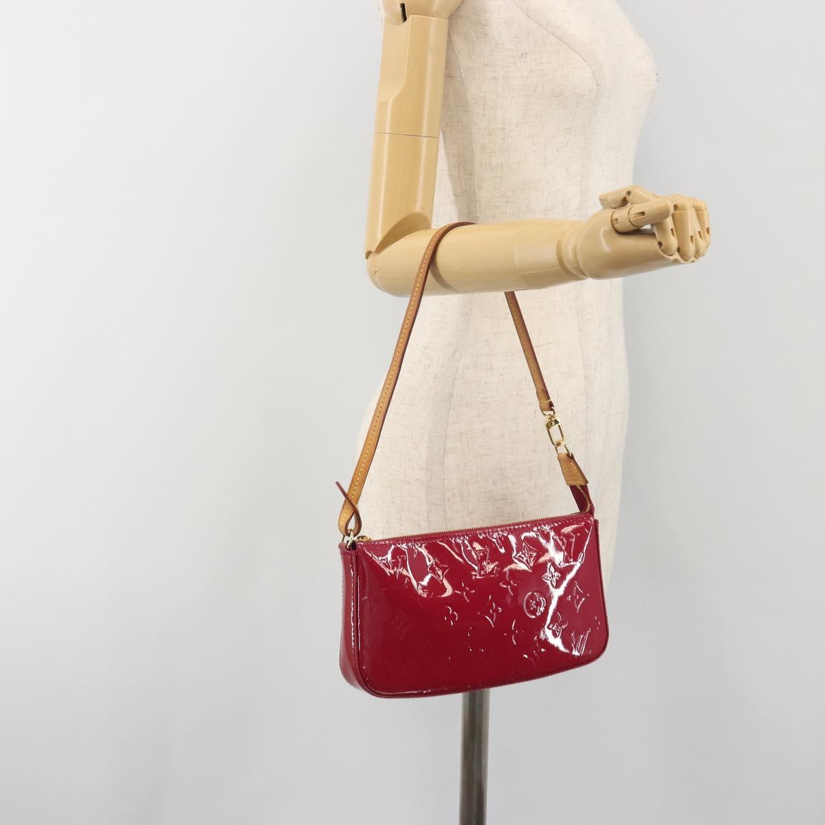 LOUIS VUITTON Vernis Pochette Accessoires Rose Andian M91574 Auth 197577A
