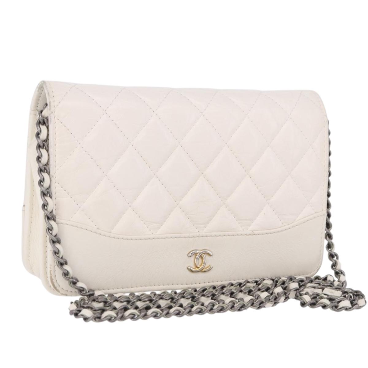 CHANEL Matelasse Chain Chain Shoulder Wallet Lamb Skin White CC Auth 197718V