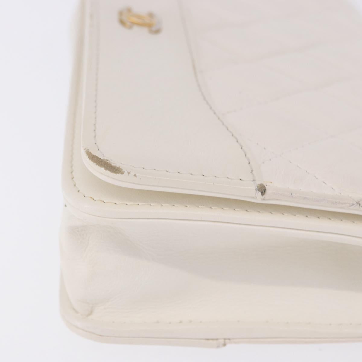 CHANEL Matelasse Chain Chain Shoulder Wallet Lamb Skin White CC Auth 197718V