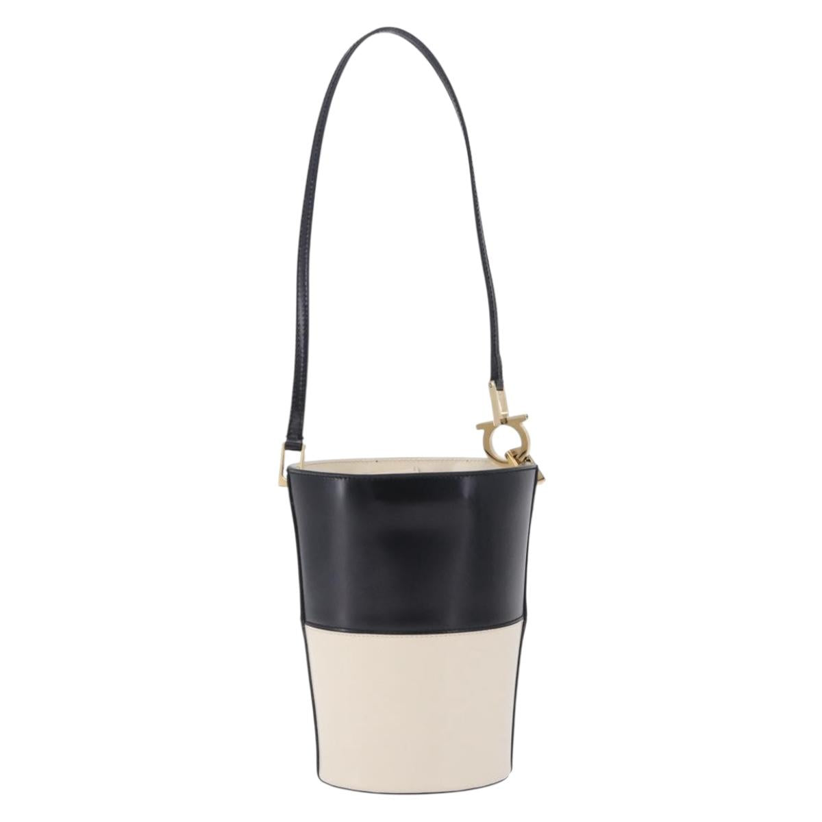 Salvatore Ferragamo Gancini Shoulder Bag Leather Ivory Gold Tone Auth 198472A