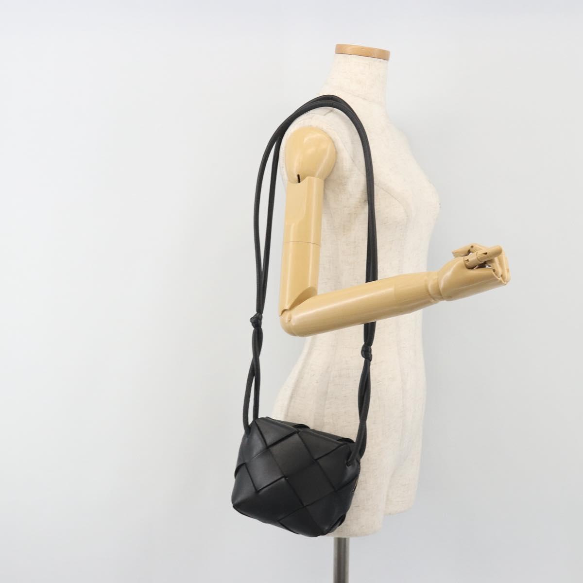 BOTTEGA VENETA MAXI INTRECCIATO Shoulder Bag Leather Black Gold Auth 198658A