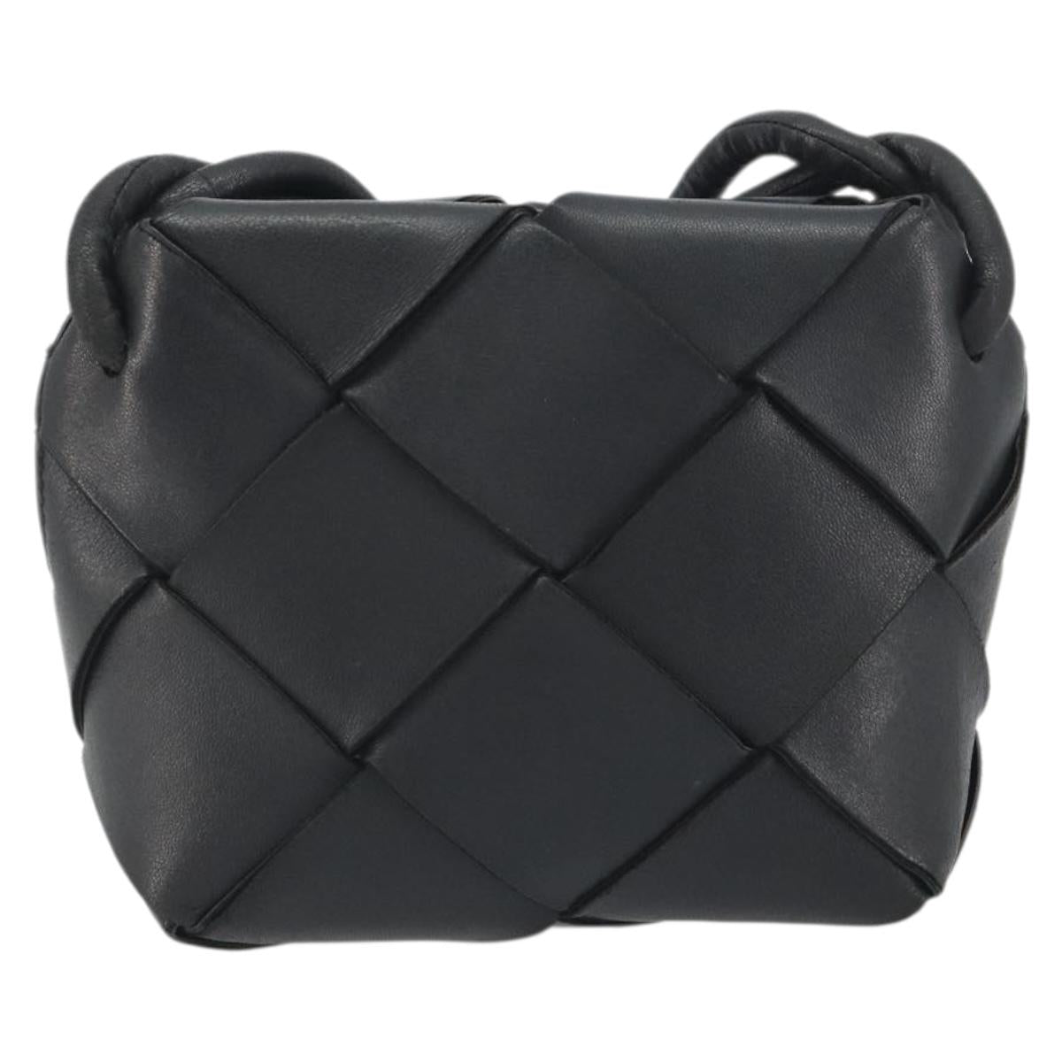 BOTTEGA VENETA MAXI INTRECCIATO Shoulder Bag Leather Black Gold Auth 198658A