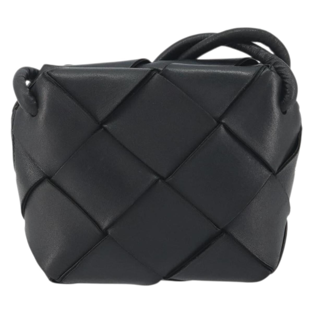BOTTEGA VENETA MAXI INTRECCIATO Shoulder Bag Leather Black Gold Auth 198658A
