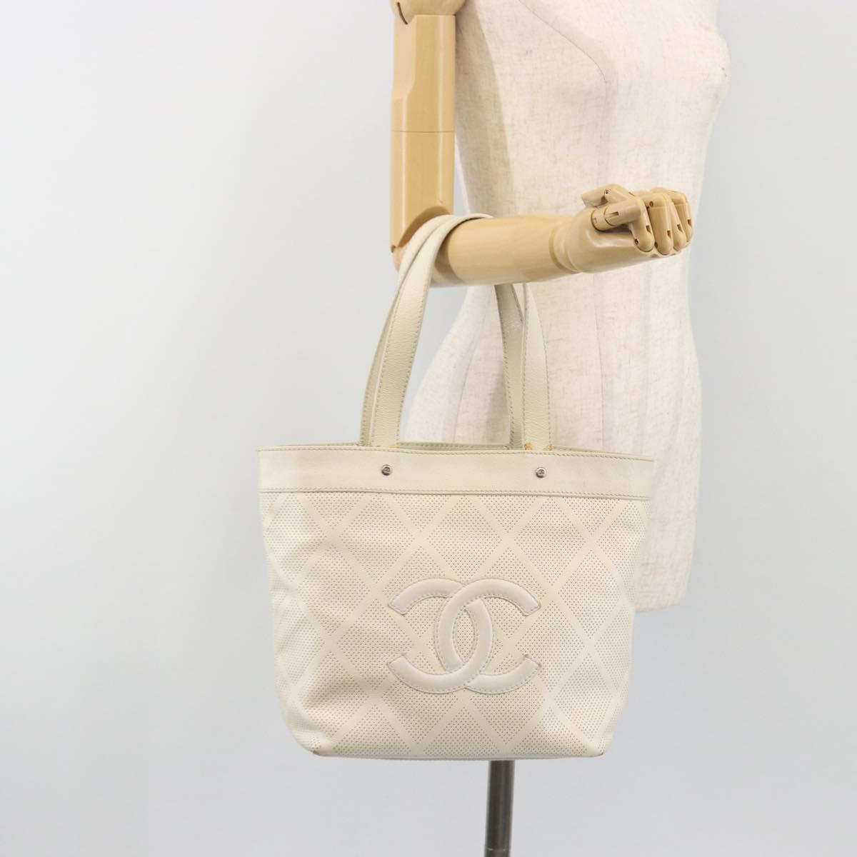 CHANEL Tote Bag Punching Leather White Silver CC Auth 198721A