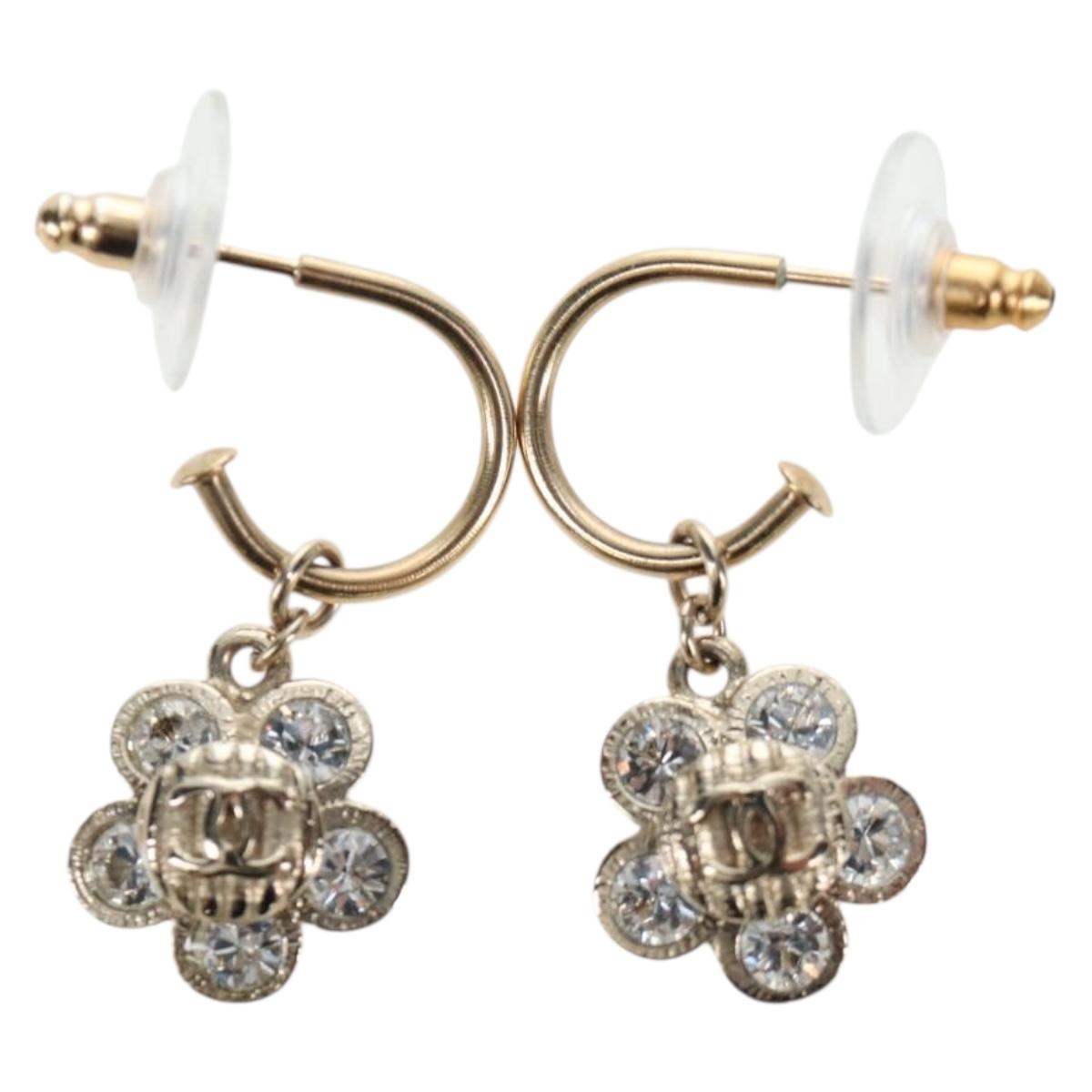 CHANEL Pierce Metal Champagne Gold CC Auth 198815M