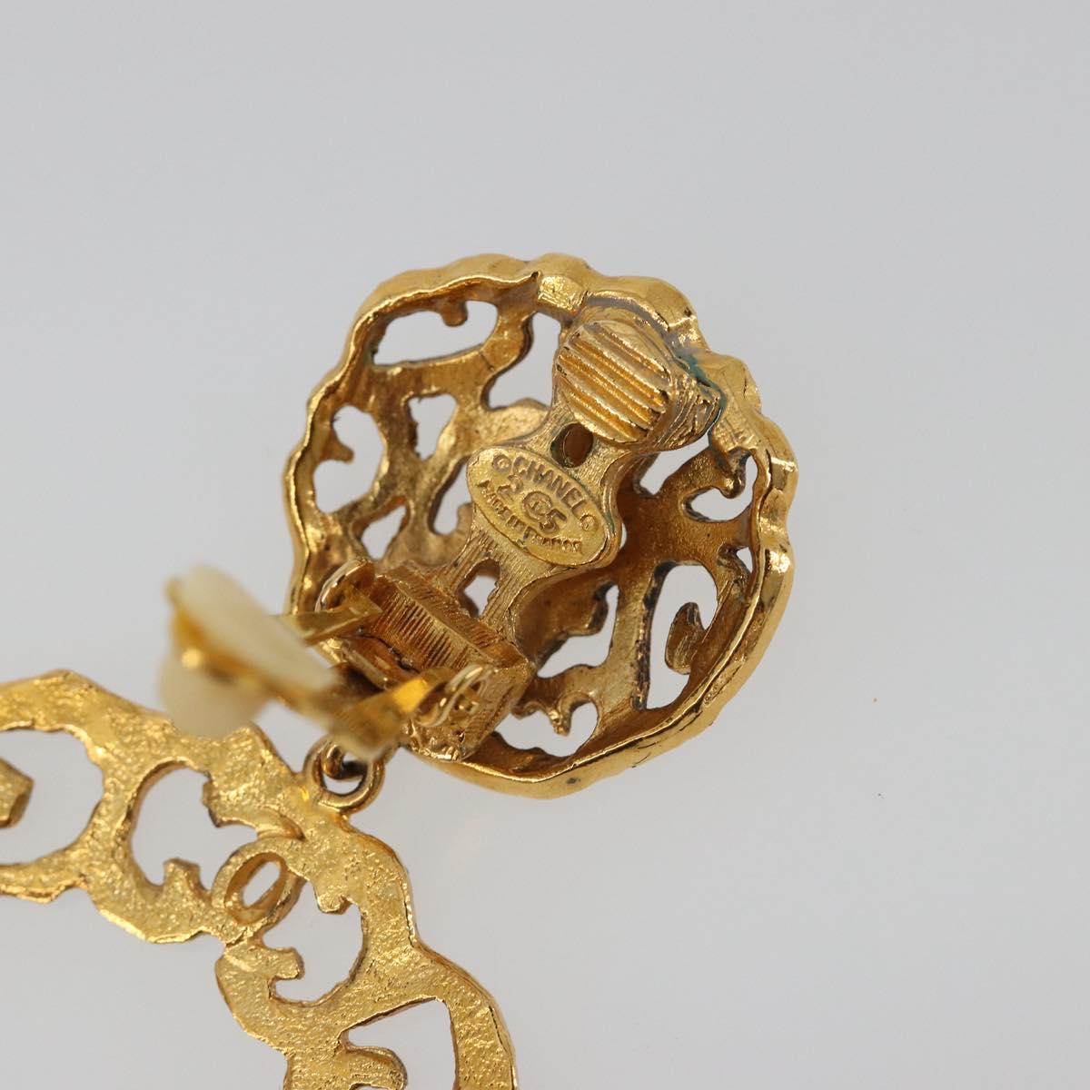 CHANEL Pierce Metal Gold Tone CC Auth 198818V
