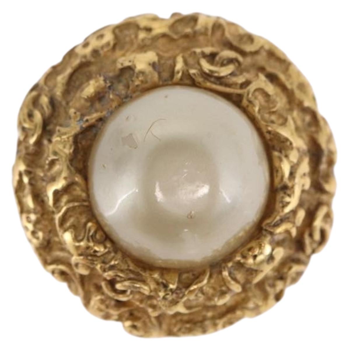 CHANEL Earring Metal Gold Tone CC Auth 198820