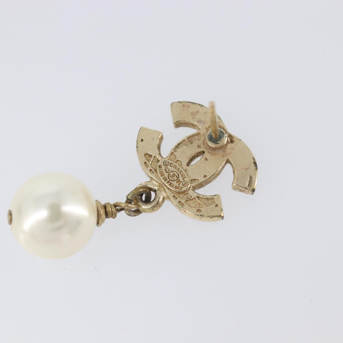 CHANEL Pierce metal Gold Tone CC Auth 198821