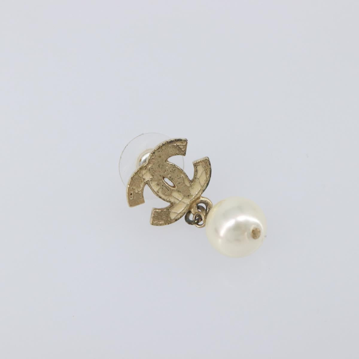 CHANEL Pierce metal Gold Tone CC Auth 198821