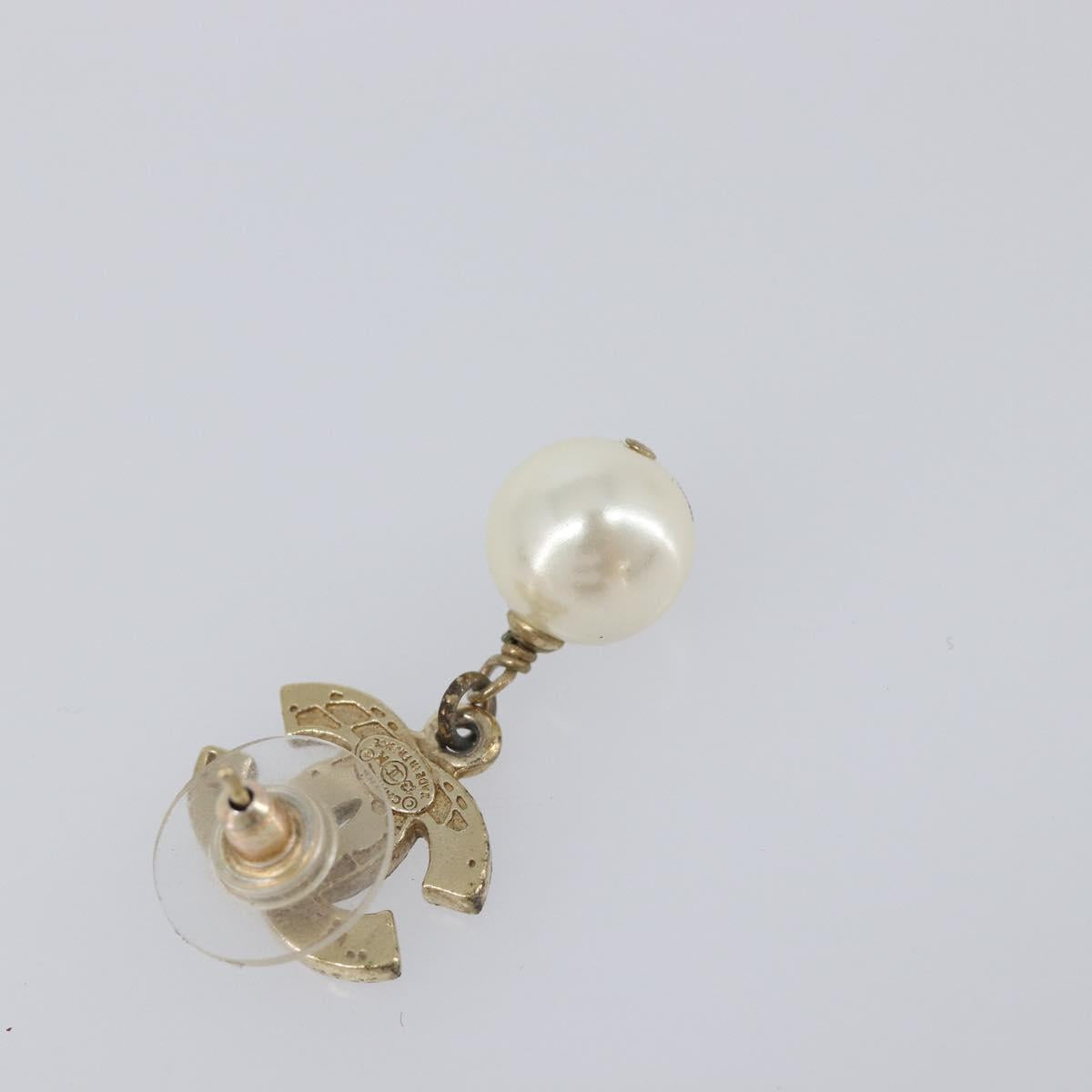 CHANEL Pierce metal Gold Tone CC Auth 198821