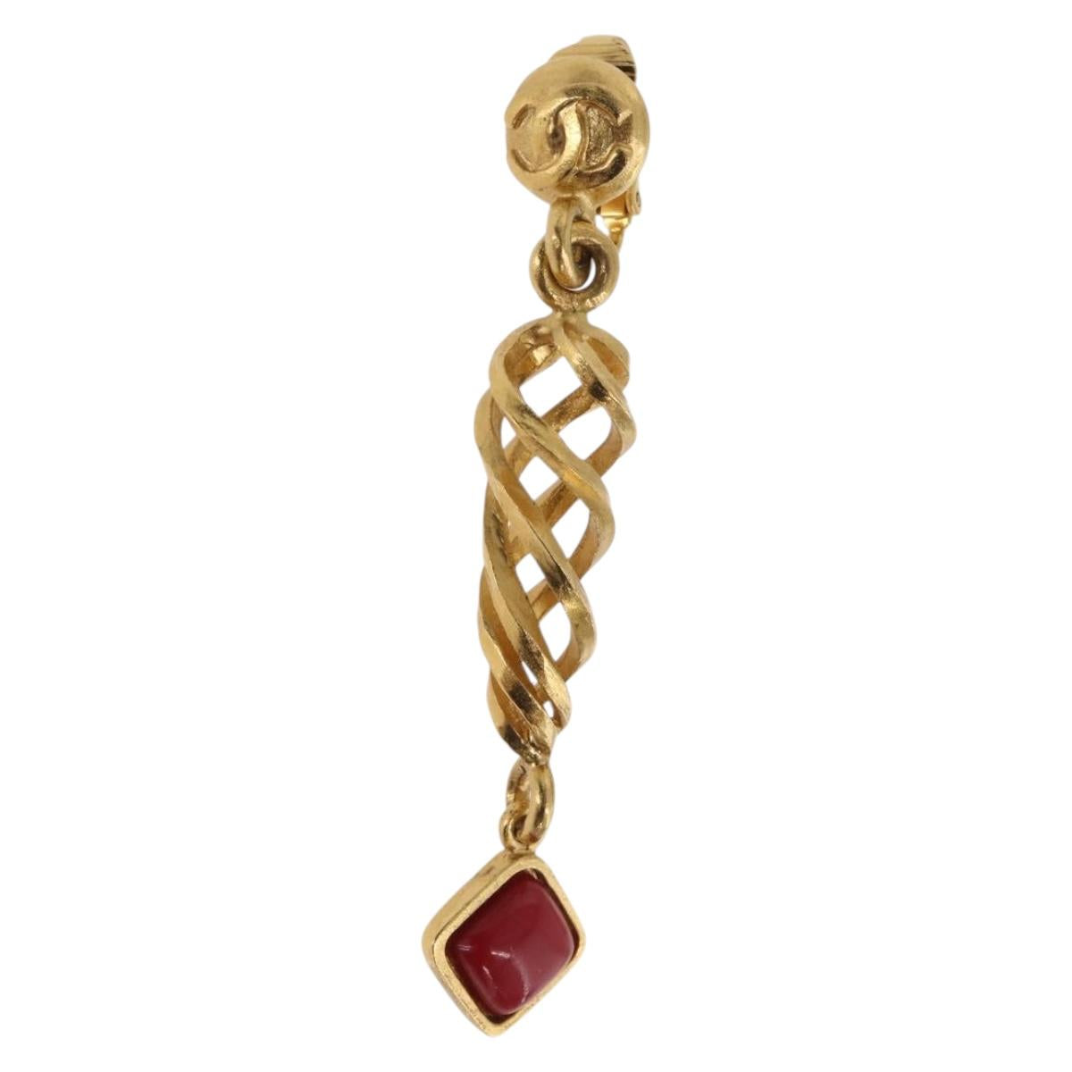 CHANEL Earring Metal Gold Tone CC Auth 198823V