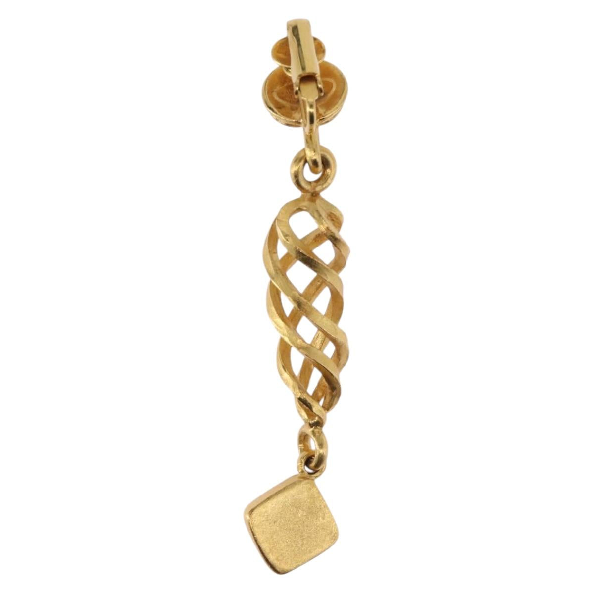 CHANEL Earring Metal Gold Tone CC Auth 198823V