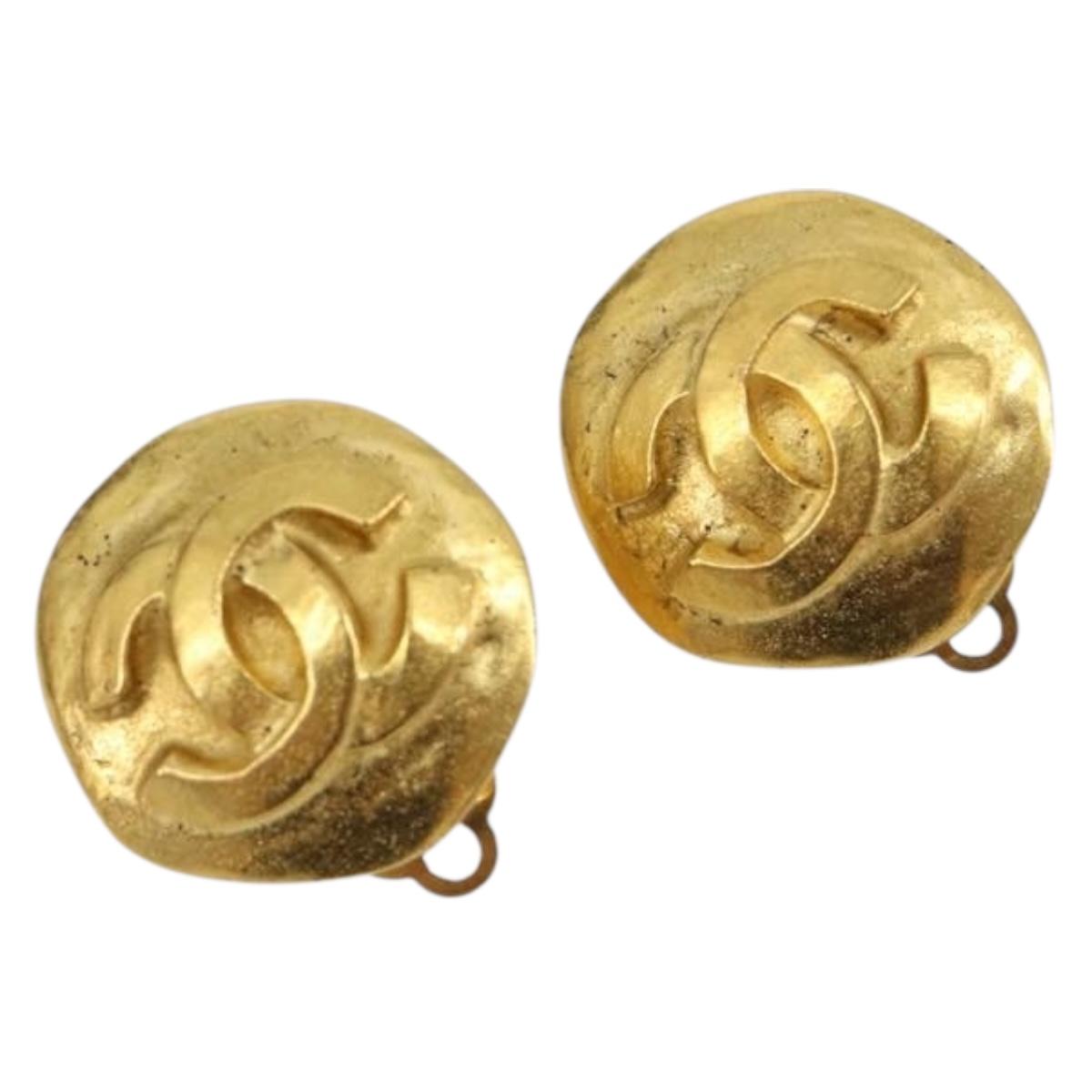 CHANEL Earring Metal Gold Tone CC Auth 198842V
