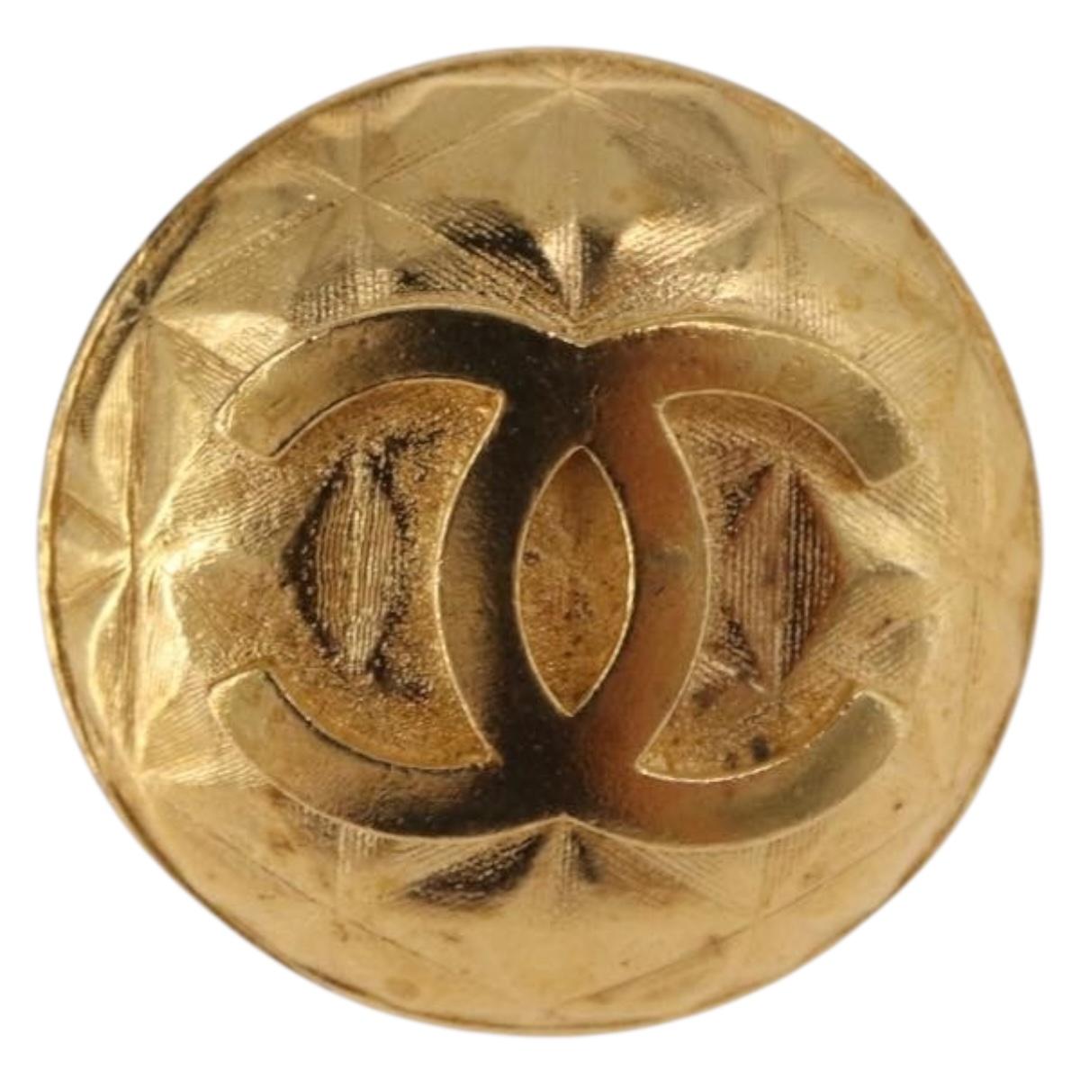 CHANEL Earring metal Gold Tone CC Auth 198844V