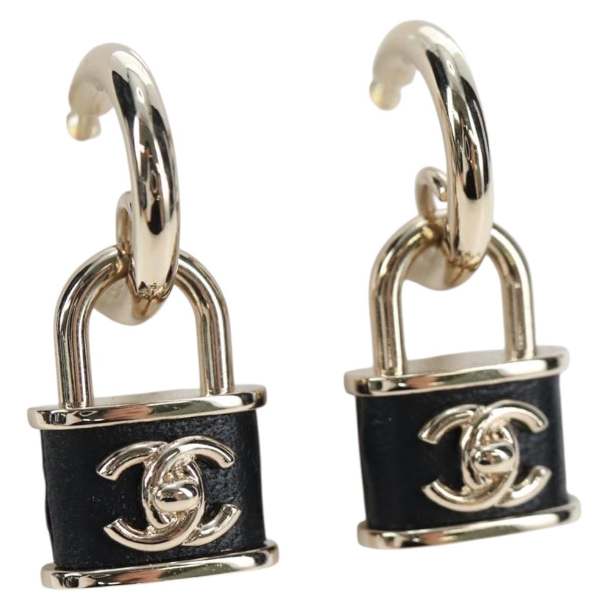 CHANEL Push Lock Coco Earring metal Gold Tone CC Auth 198851M