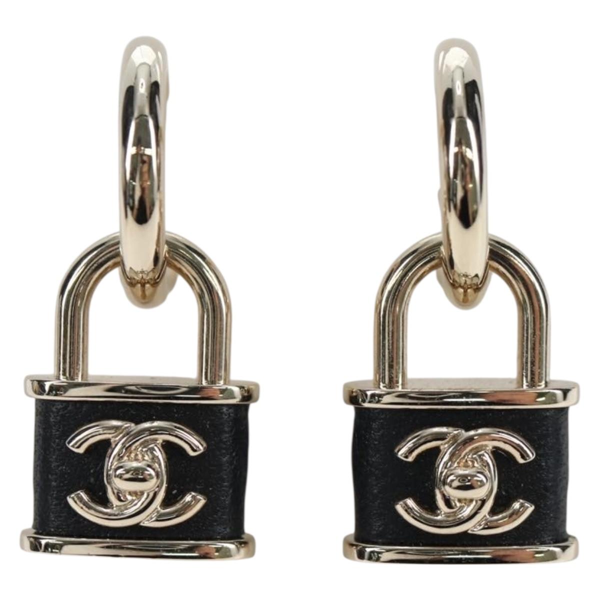 CHANEL Push Lock Coco Earring metal Gold Tone CC Auth 198851M