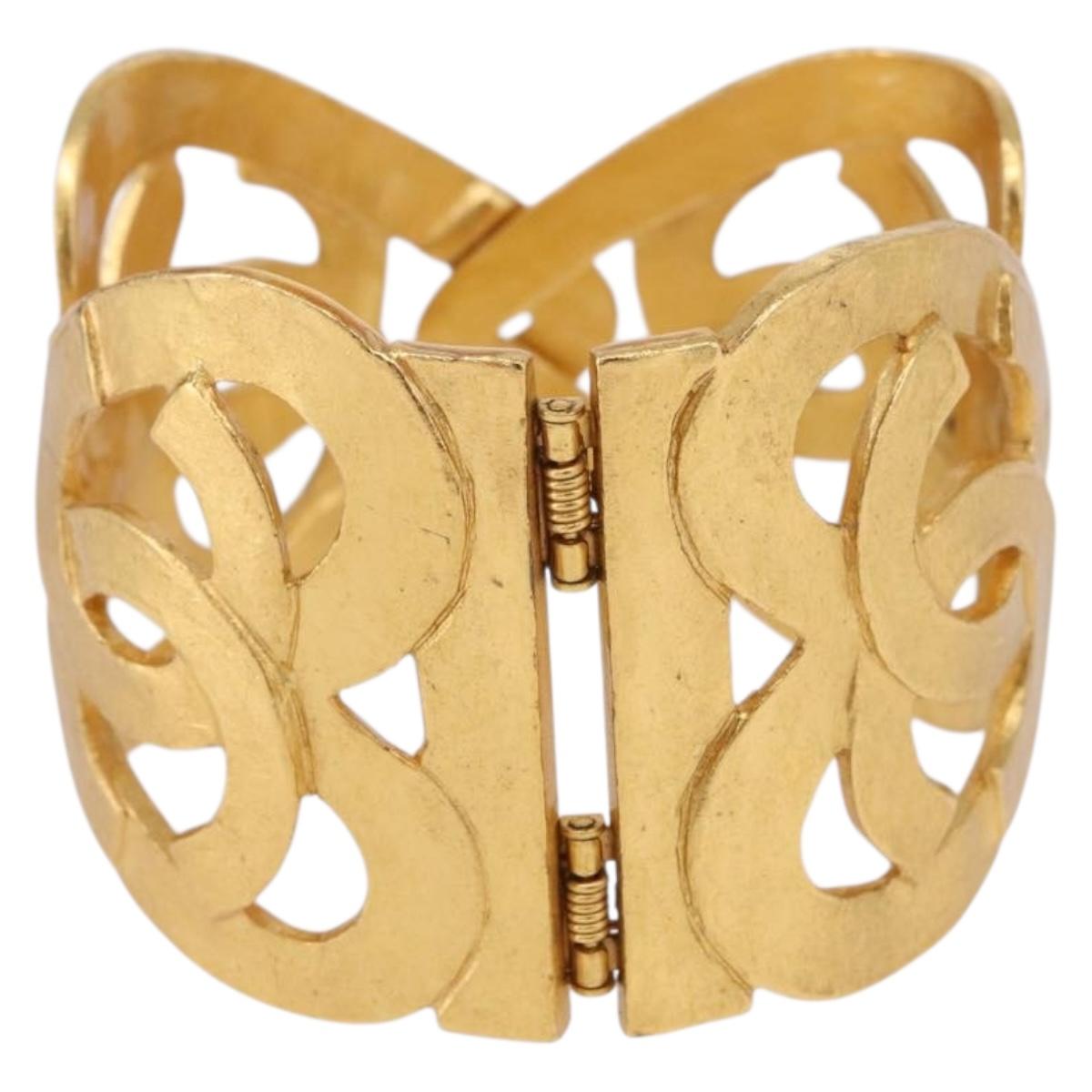 CHANEL Bangle COCO Mark Heart Bracelet metal Gold Tone CC Auth 198853V