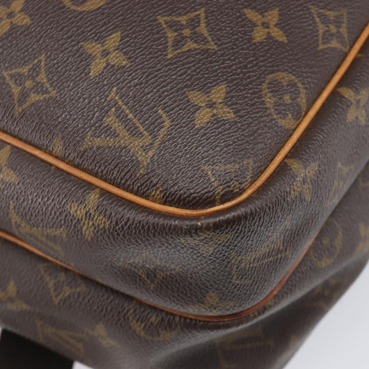 LOUIS VUITTON Monogram Reporter GM Shoulder Bag M45252 LV Auth 198993