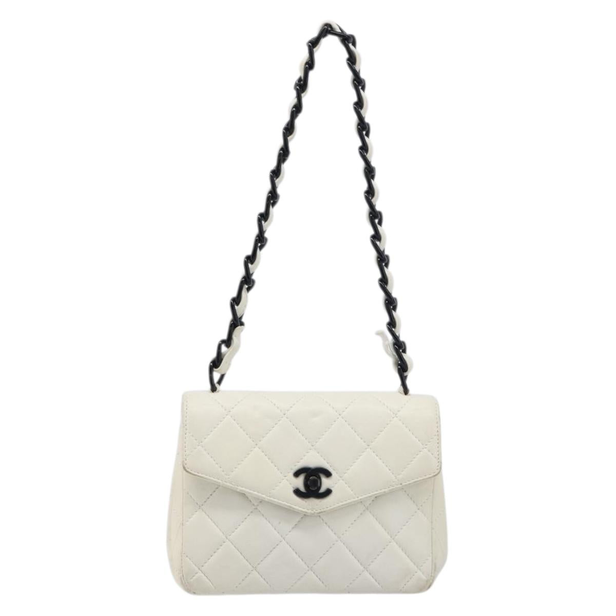 CHANEL Matelasse Chain Shoulder Bag Lamb Skin White Black CC Auth 199038