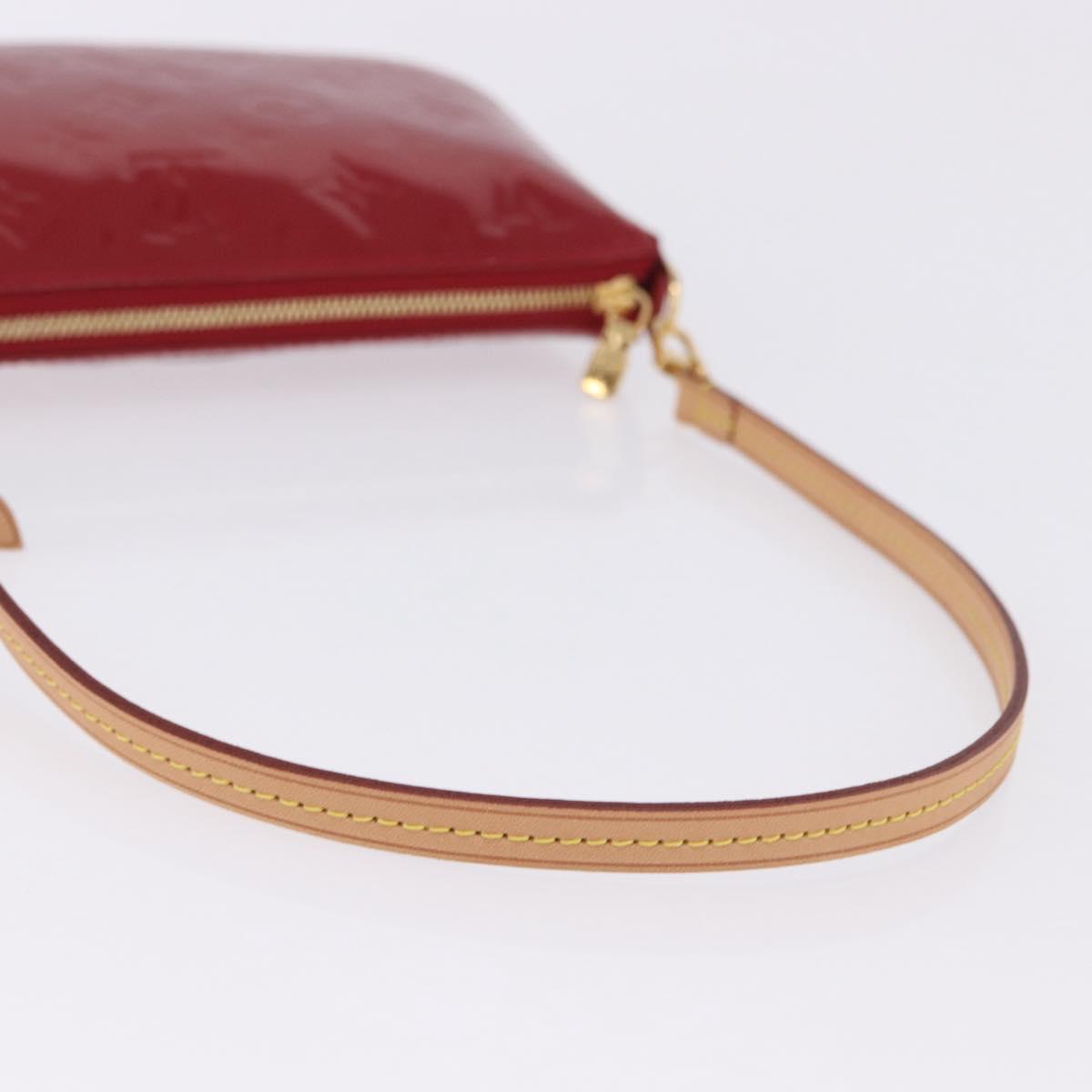LOUIS VUITTON Monogram Vernis Pochette Accessoires Rouge Grunadine Auth 199154V