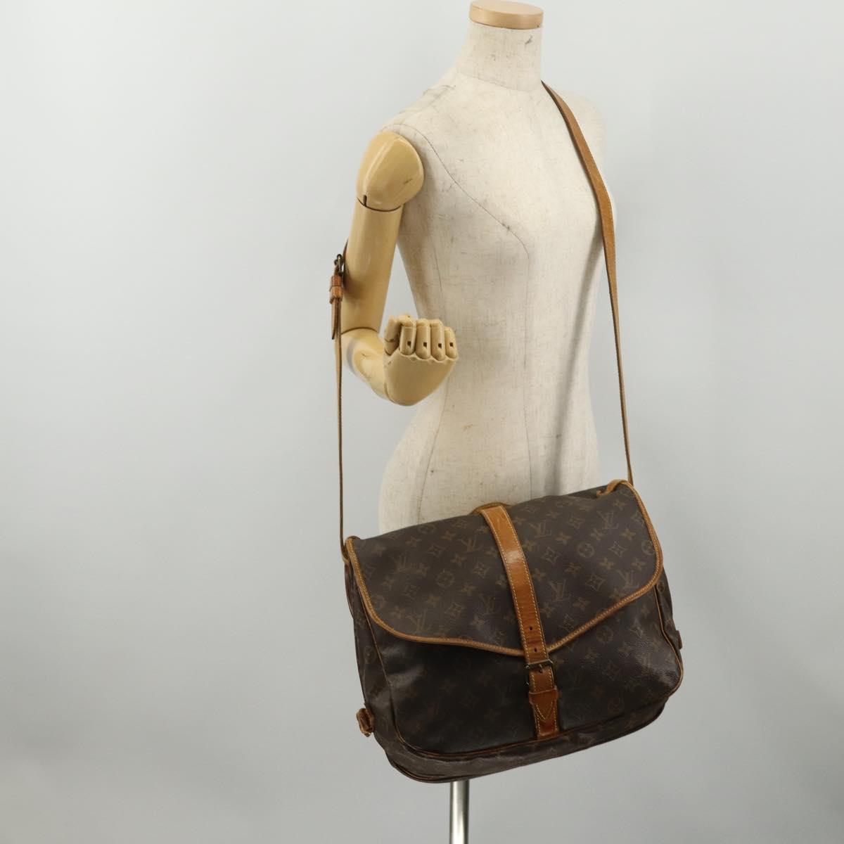 LOUIS VUITTON Monogram Saumur 35 Shoulder Bag M42254 LV Auth 199354