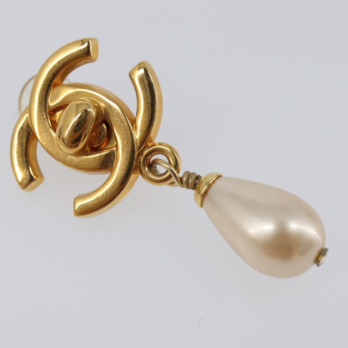 CHANEL Turn Lock Earring metal Gold CC Auth 199733V