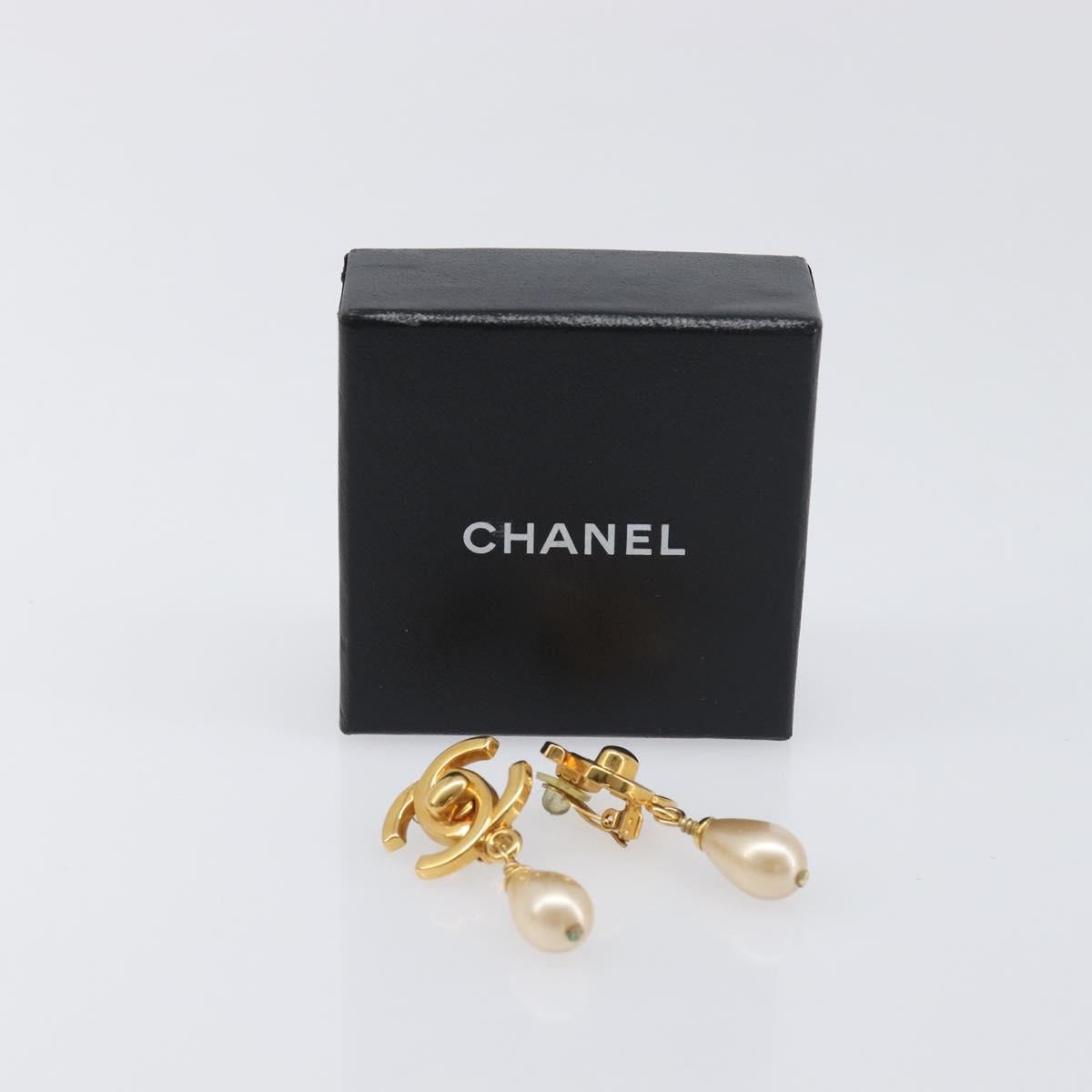 CHANEL Turn Lock Earring metal Gold CC Auth 199733V