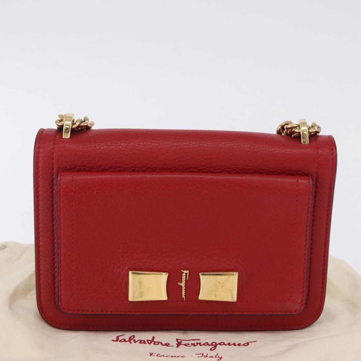 Salvatore Ferragamo Chain Shoulder Bag Leather Red Gold Tone Auth 200367A
