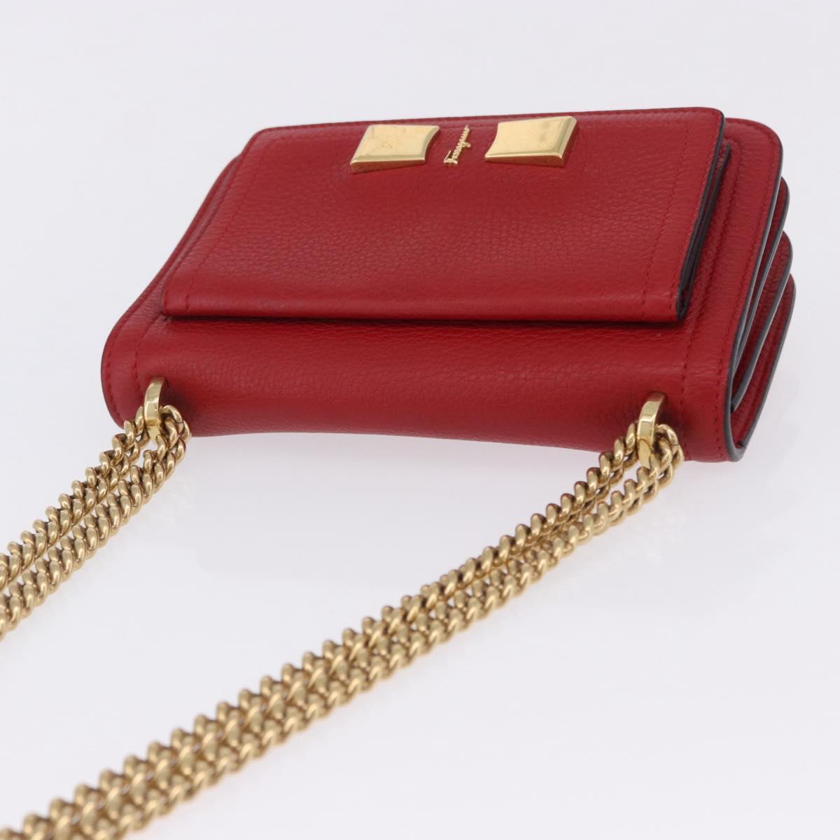 Salvatore Ferragamo Chain Shoulder Bag Leather Red Gold Tone Auth 200367A