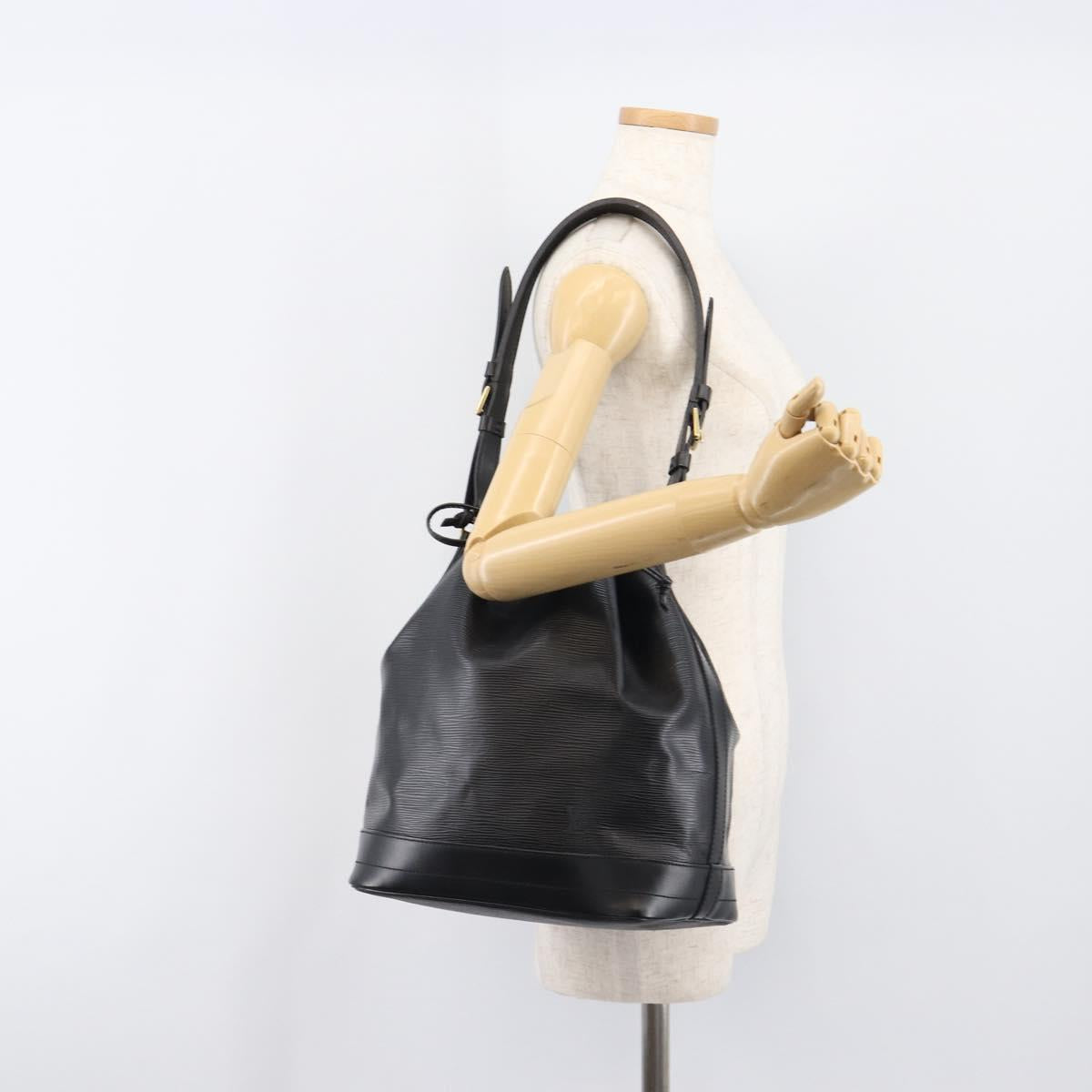 LOUIS VUITTON Epi Noe Shoulder Bag Black M44002 LV Auth 200376V