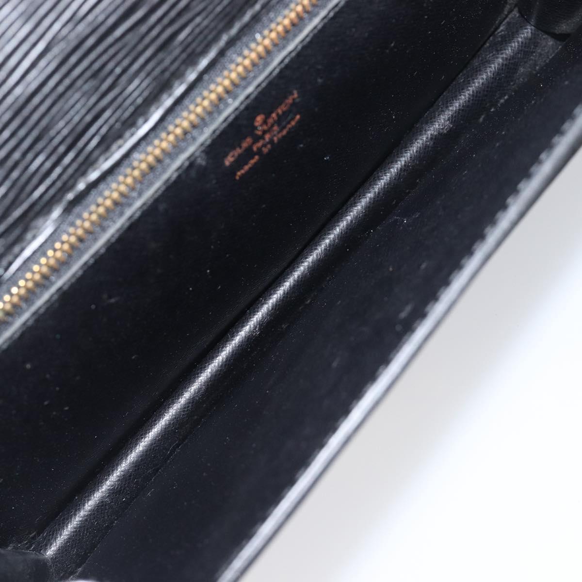 LOUIS VUITTON Epi Serie Dragonne Clutch Bag Black Noir M52612 LV Auth 200921
