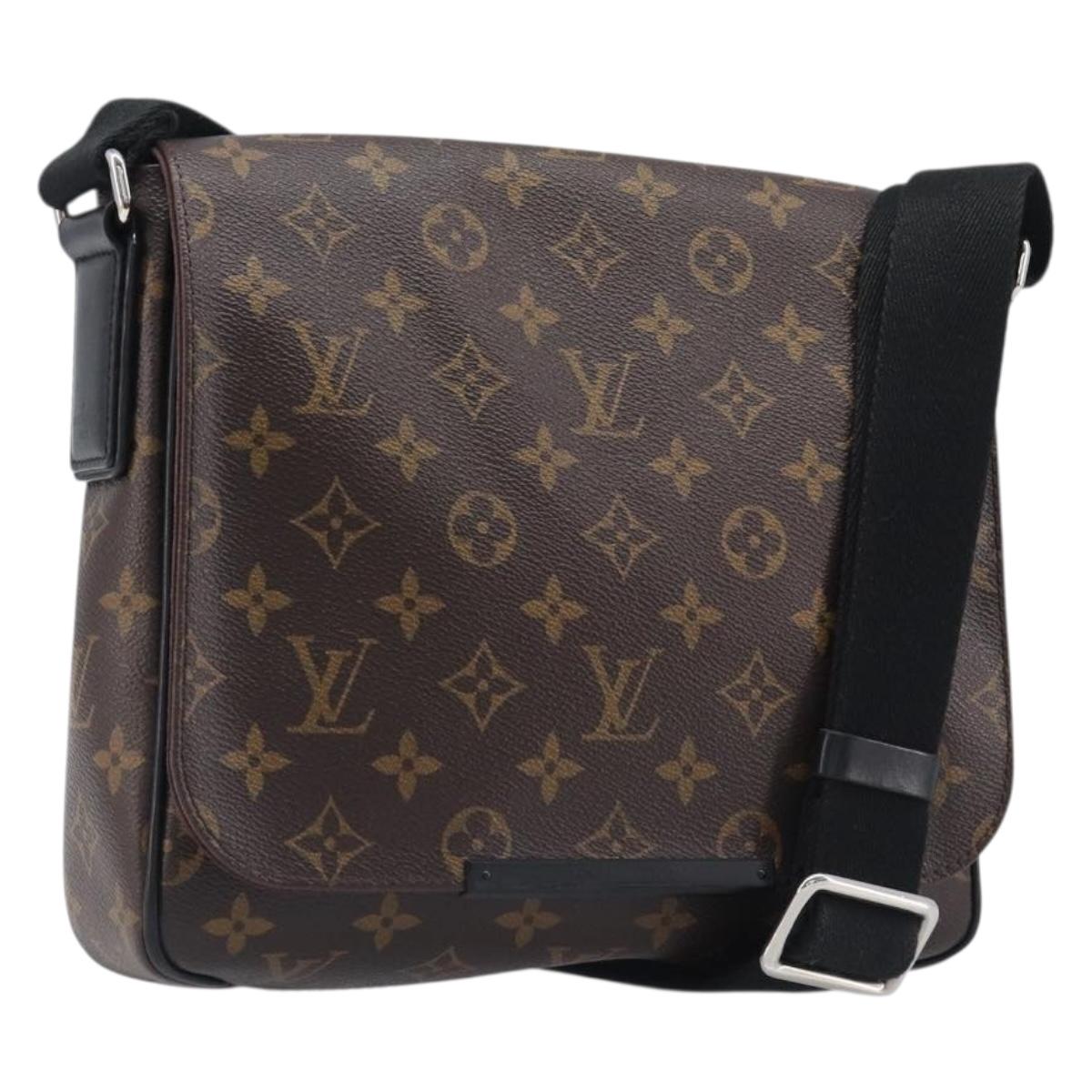LOUIS VUITTON Monogram District PM Shoulder Bag M40935 LV Auth 201538V