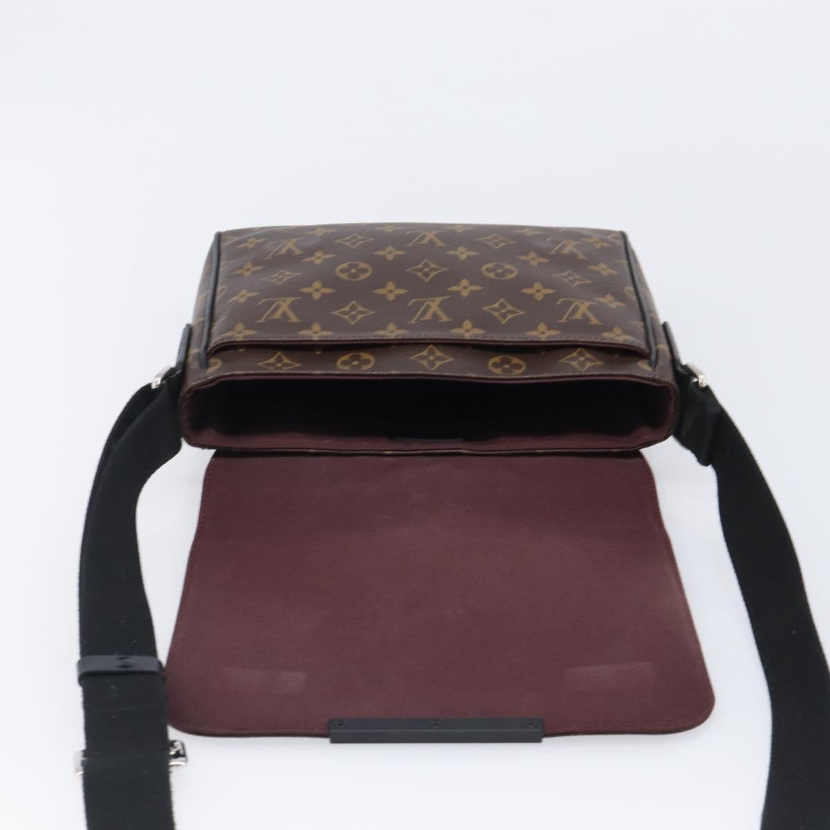 LOUIS VUITTON Monogram District PM Shoulder Bag M40935 LV Auth 201538V