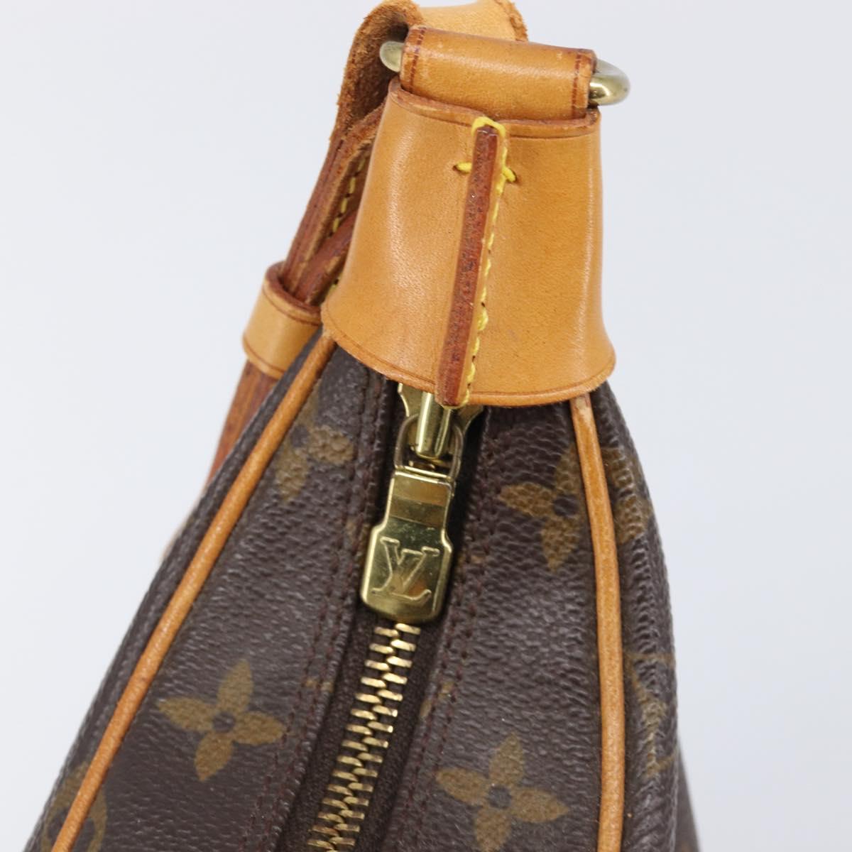 LOUIS VUITTON Monogram Boulogne 30 Shoulder Bag M51265 LV Auth 202059