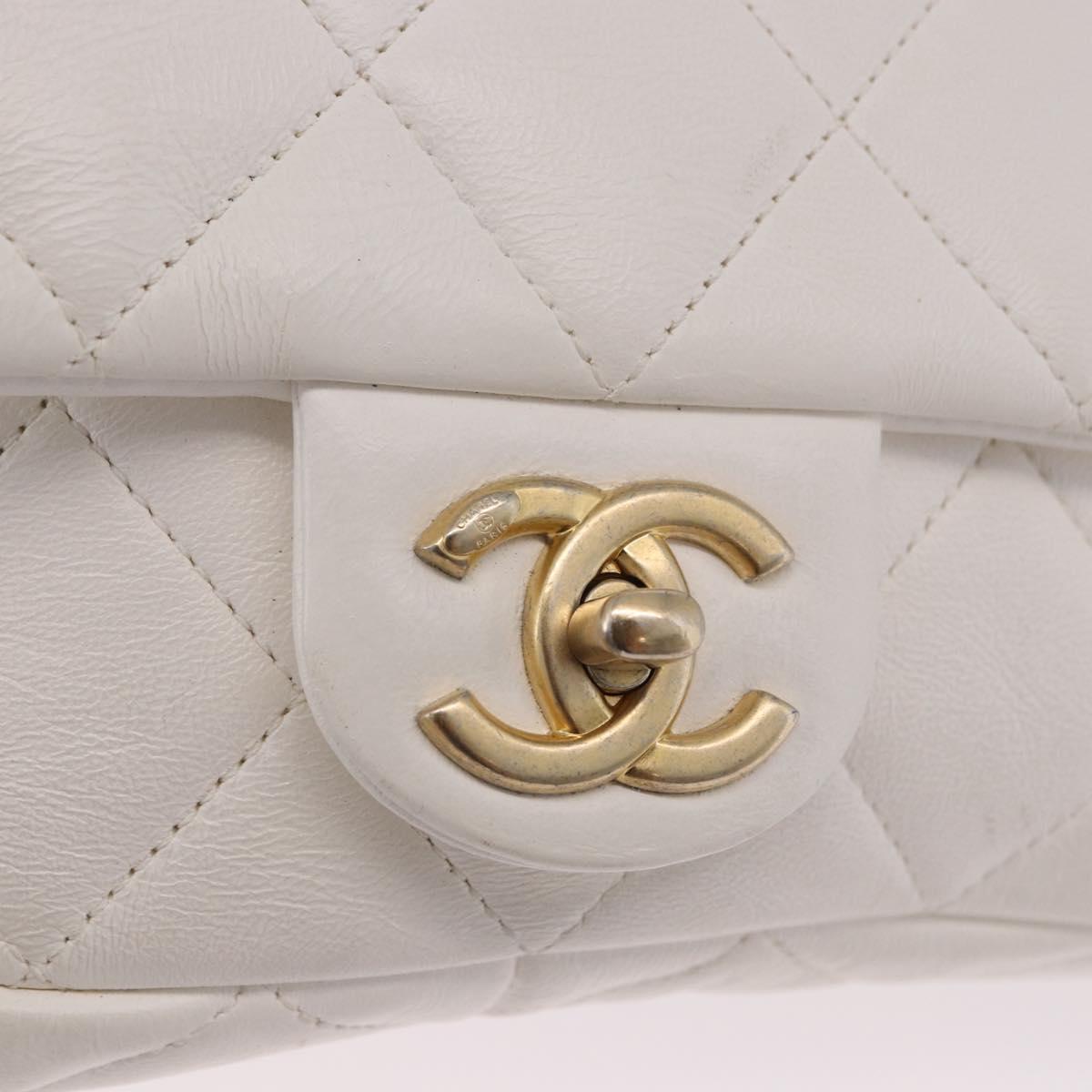 CHANEL Matelasse Chain Shoulder Bag Leather White Gold Tone CC Auth 202072SAM