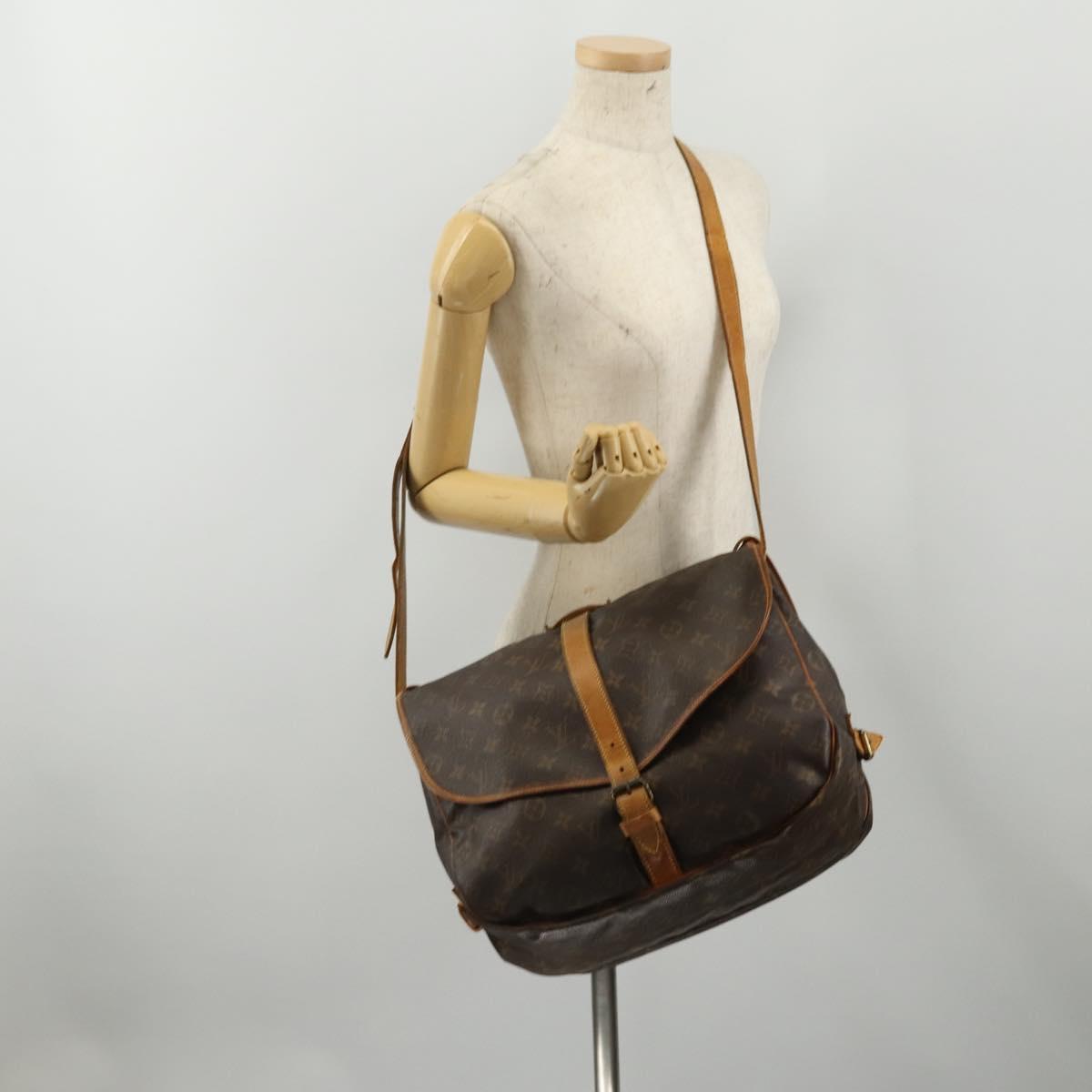 LOUIS VUITTON Monogram Saumur 35 Shoulder Bag M42254 LV Auth 202248