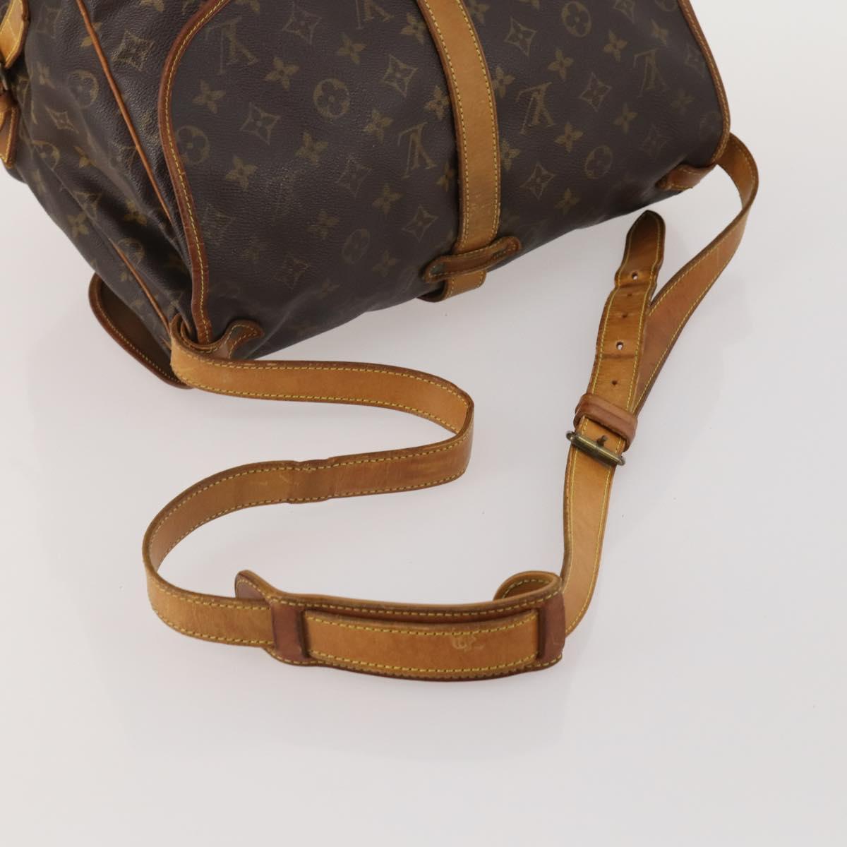 LOUIS VUITTON Monogram Saumur 35 Shoulder Bag M42254 LV Auth 202248