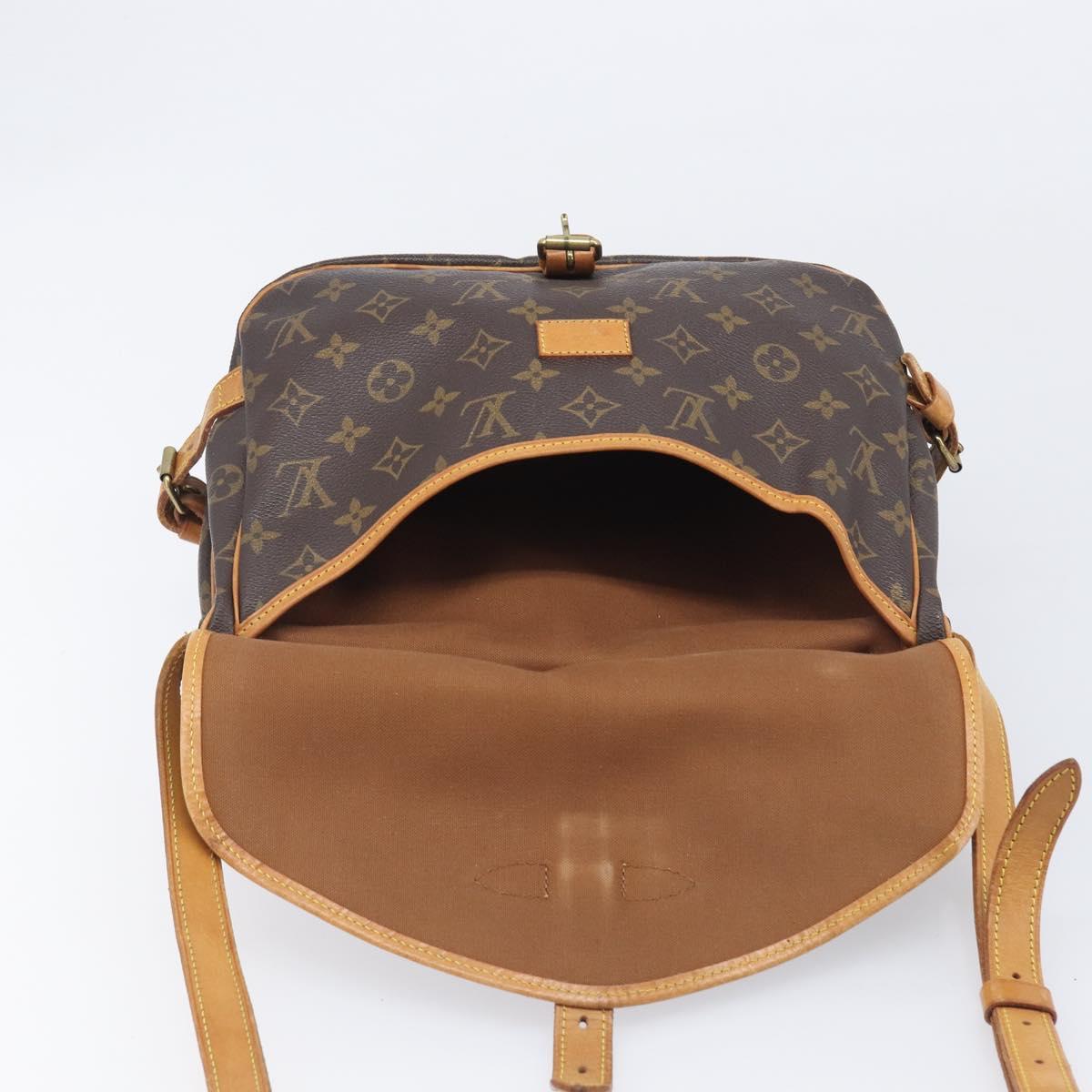 LOUIS VUITTON Monogram Saumur 30 Shoulder Bag M42256 LV Auth 202493