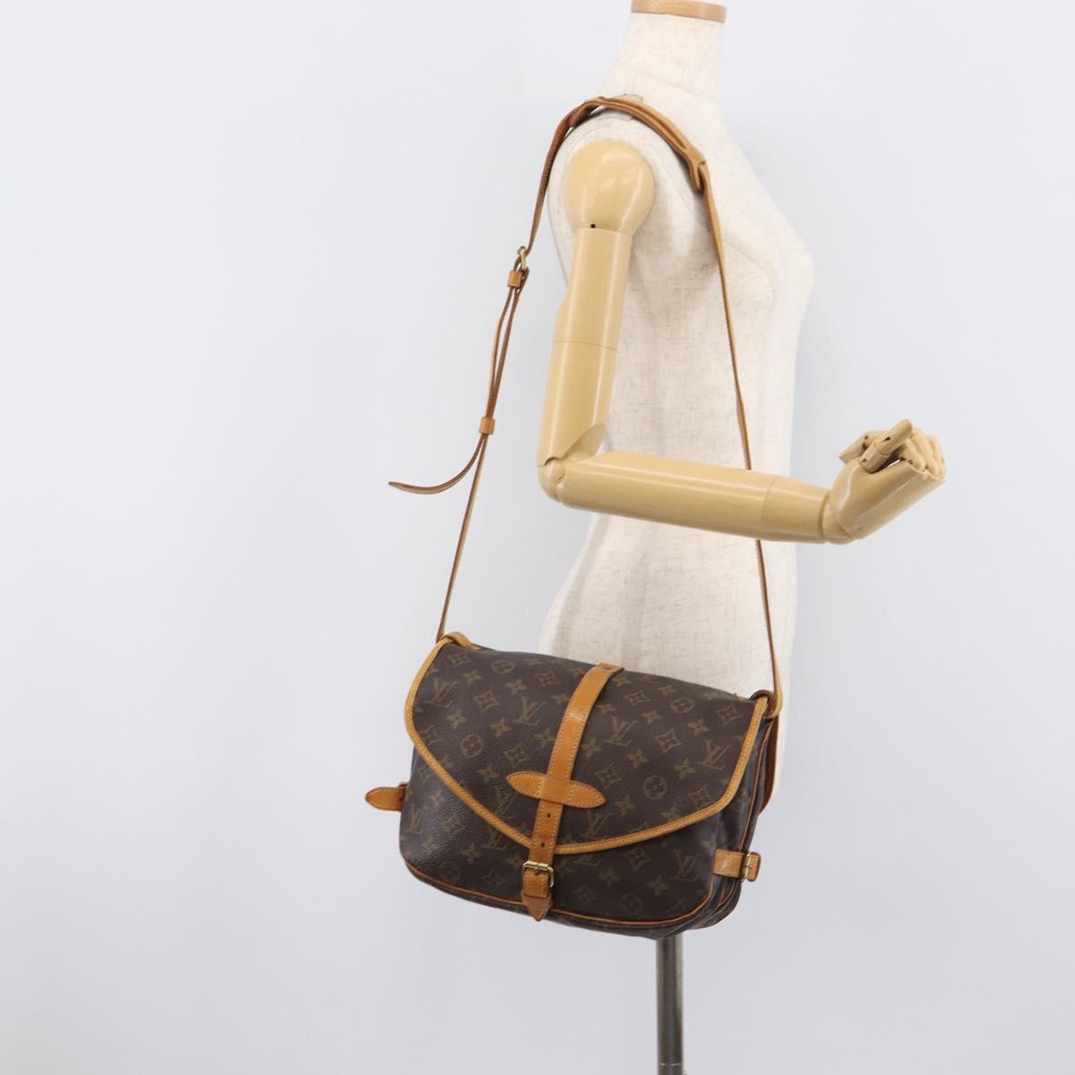 LOUIS VUITTON Monogram Saumur 30 Shoulder Bag M42256 LV Auth 202493