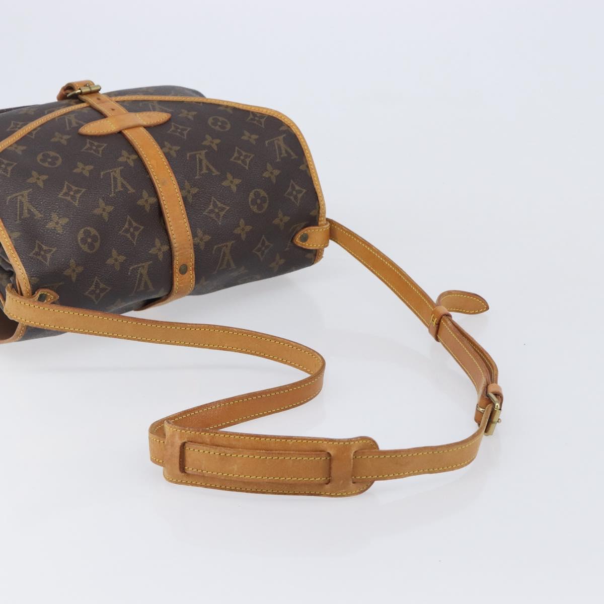 LOUIS VUITTON Monogram Saumur 30 Shoulder Bag M42256 LV Auth 202493