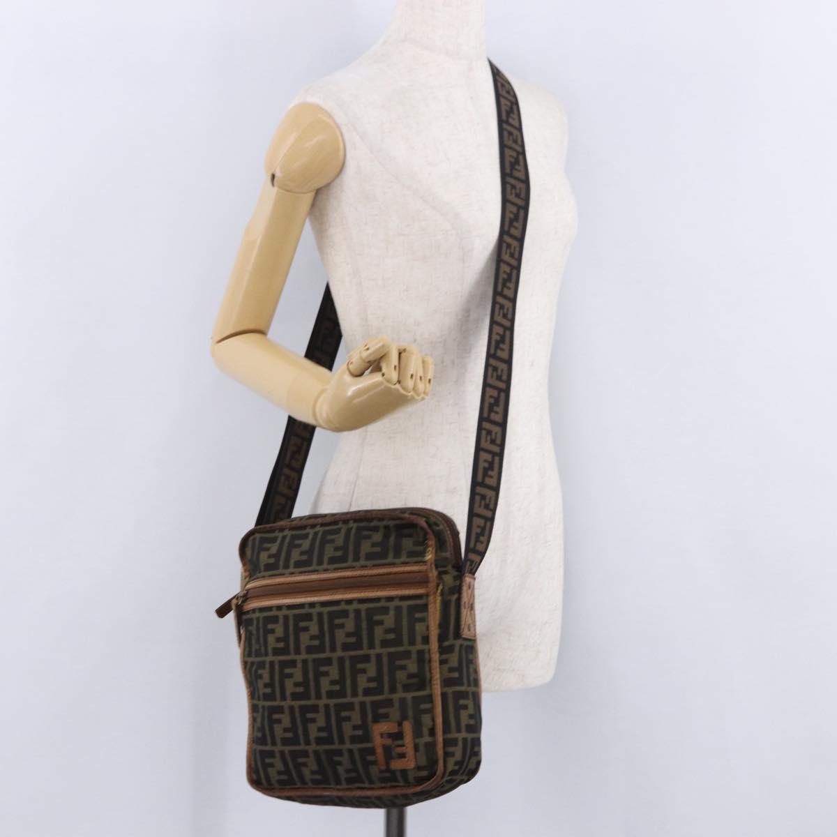 FENDI Zucca Canvas Shoulder Bag Brown Black Auth 202768