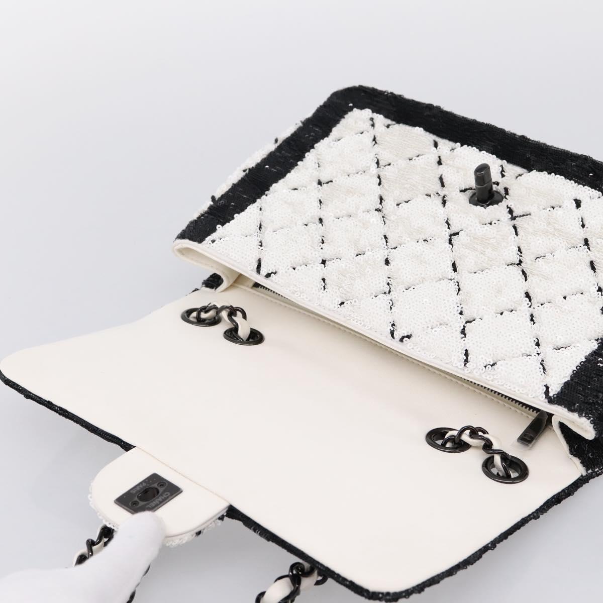 CHANEL Chain Matelasse 25 Shoulder Bag Sequin White CC Auth 202896SM