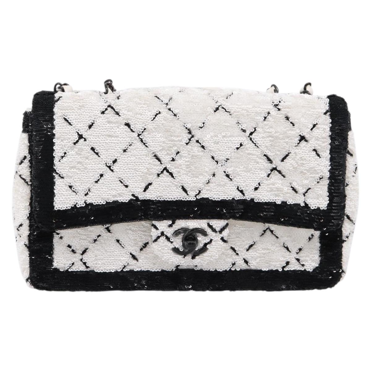 CHANEL Chain Matelasse 25 Shoulder Bag Sequin White CC Auth 202896SM